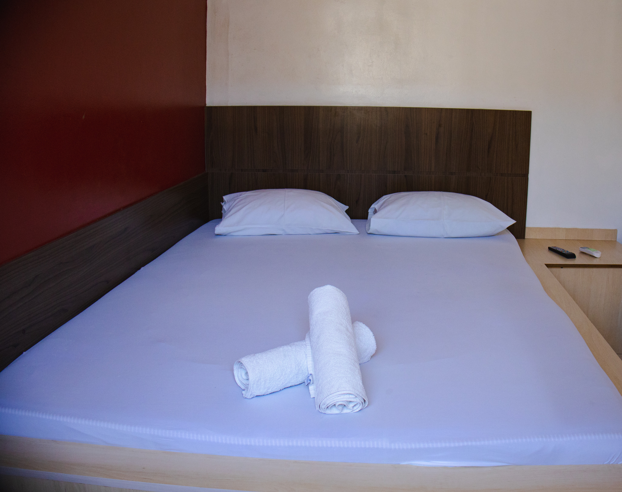 Quarto do Laguna Hotel com cama de casal